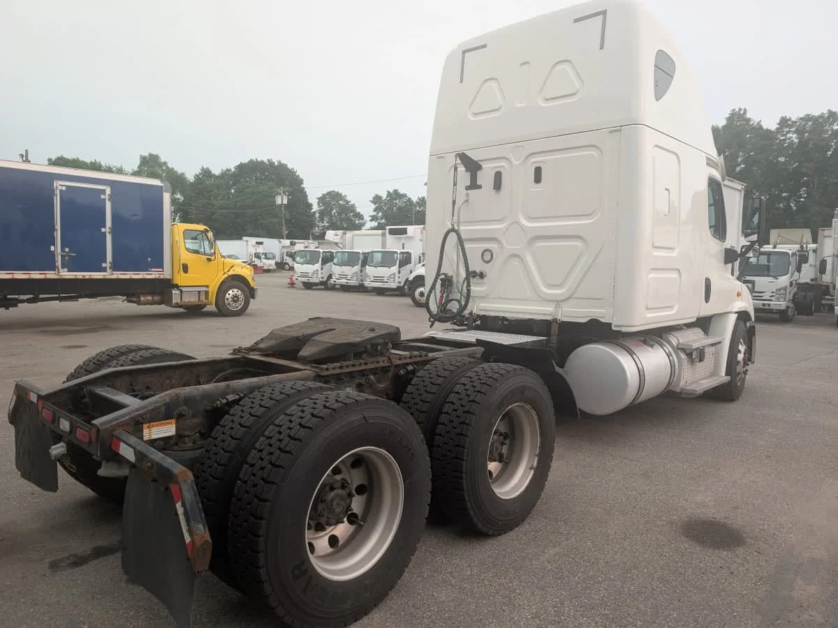 2019 Freightliner in Salisbury, MA — photo 4