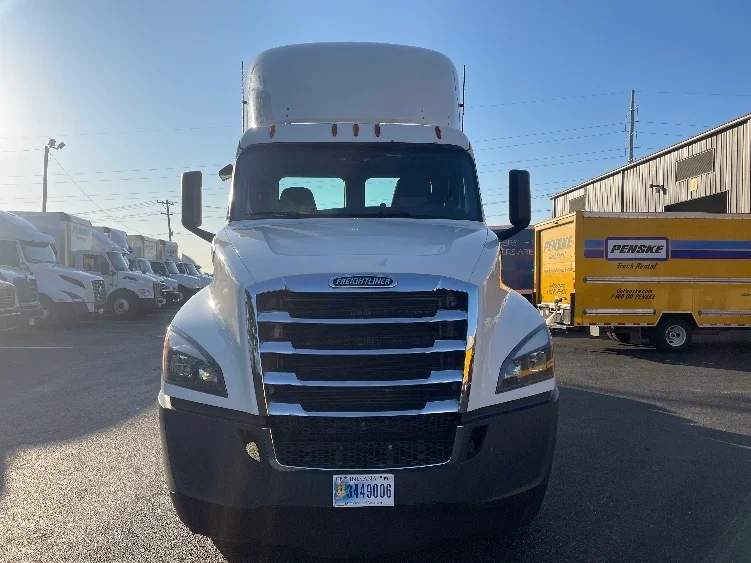 2019 Freightliner Cascadia in Spartanburg, SC — photo 2