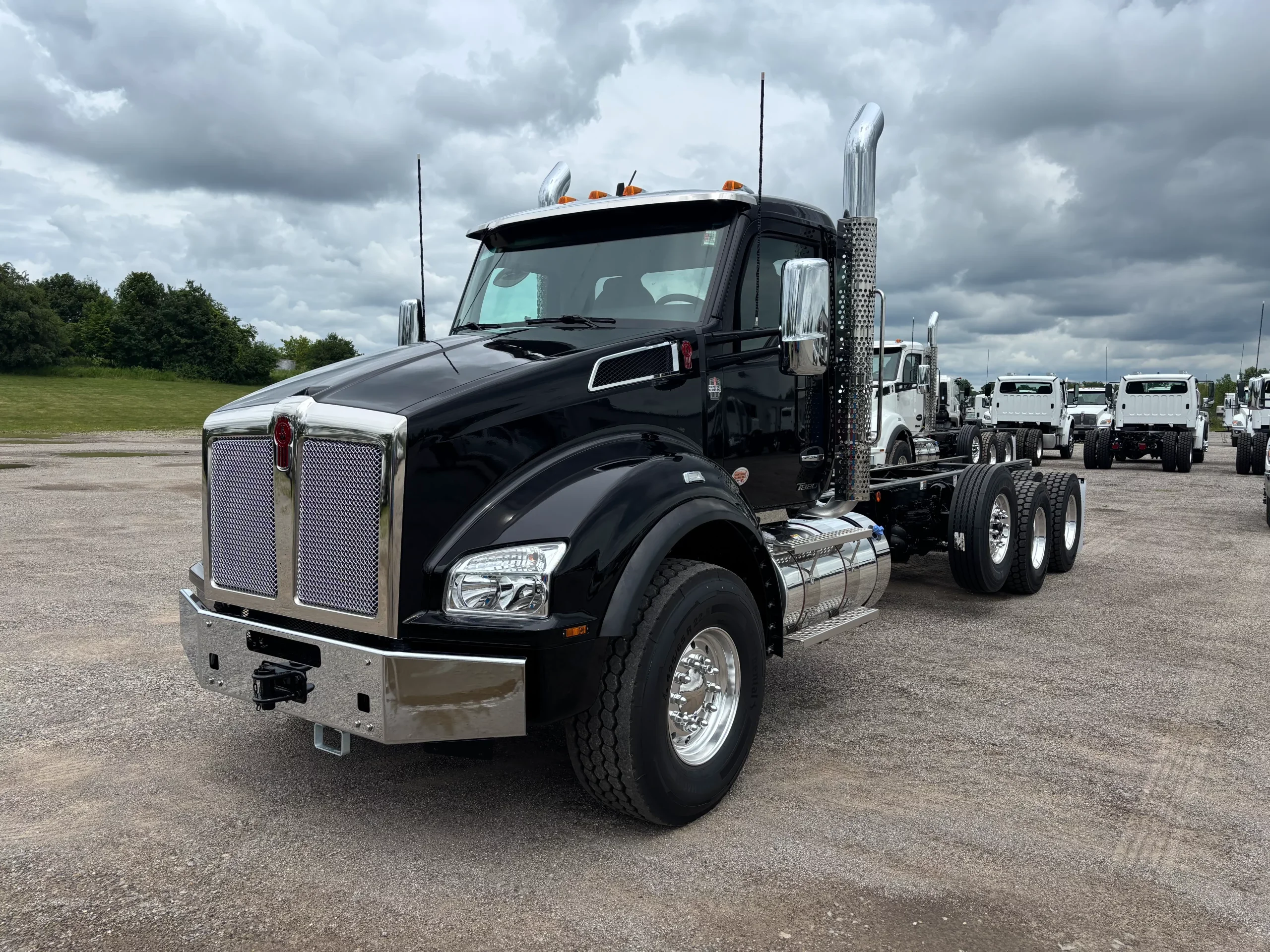 2027 Kenworth T880 — photo 3