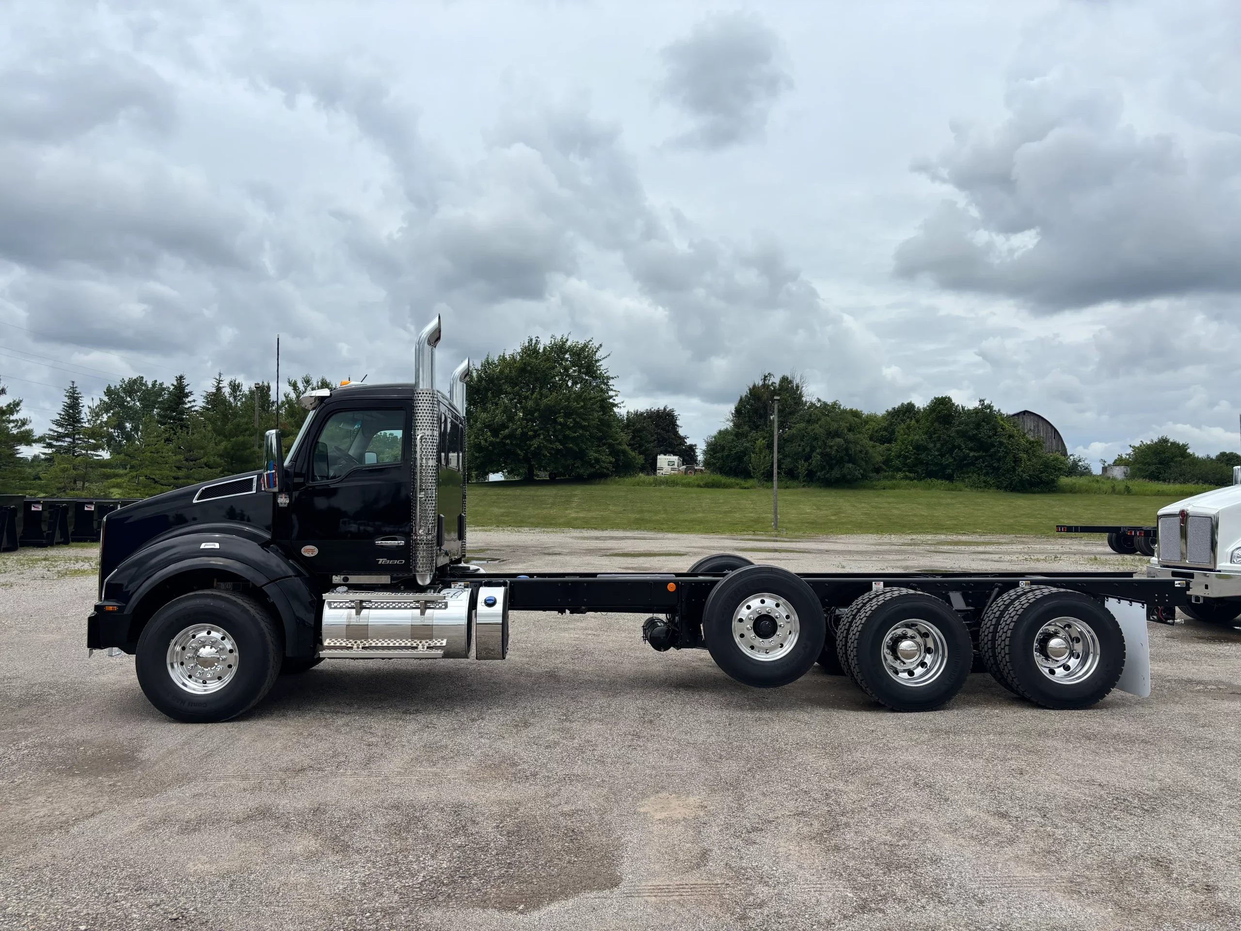 2027 Kenworth T880 — photo 5
