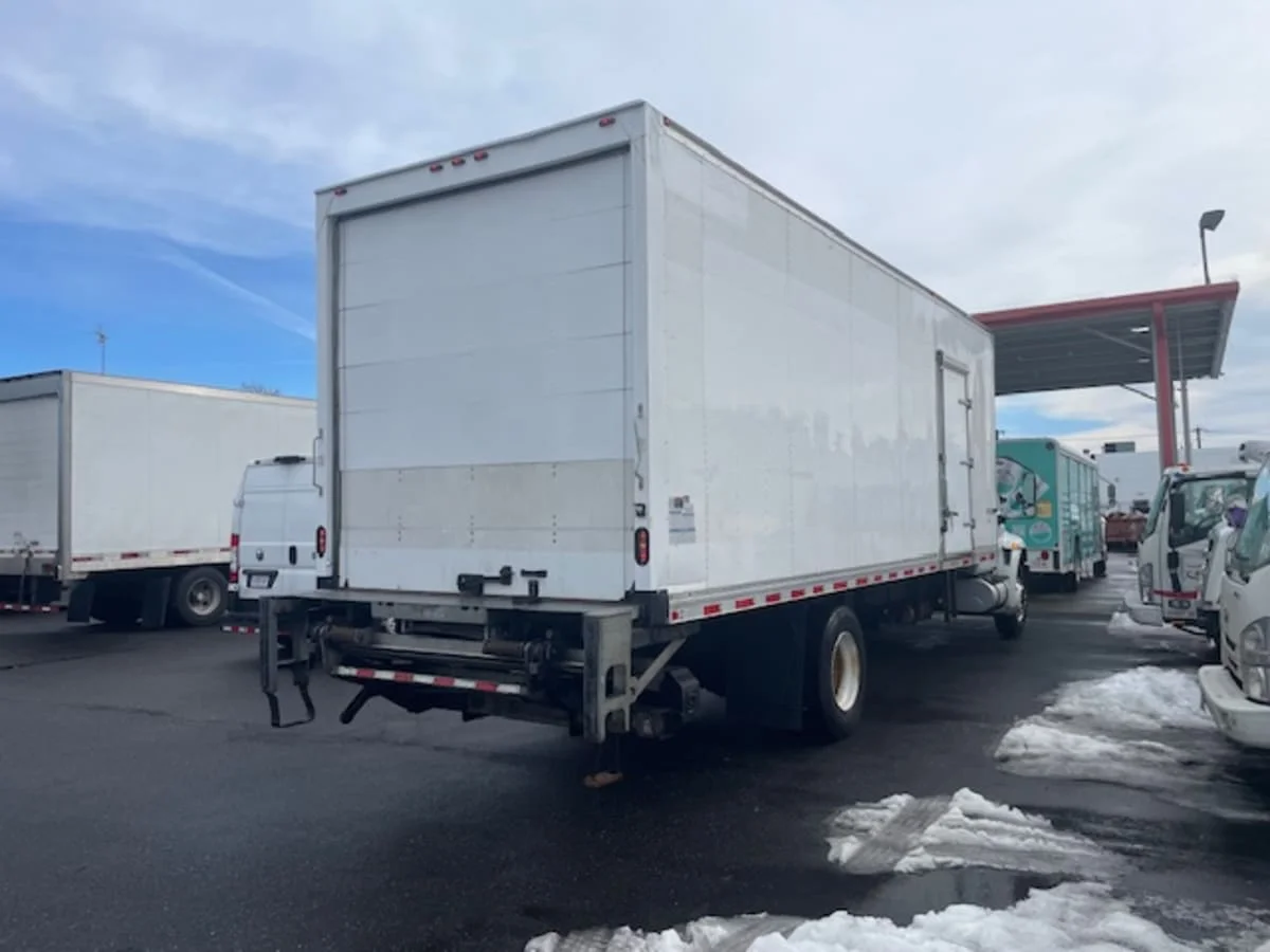 2020 International MV - image 4