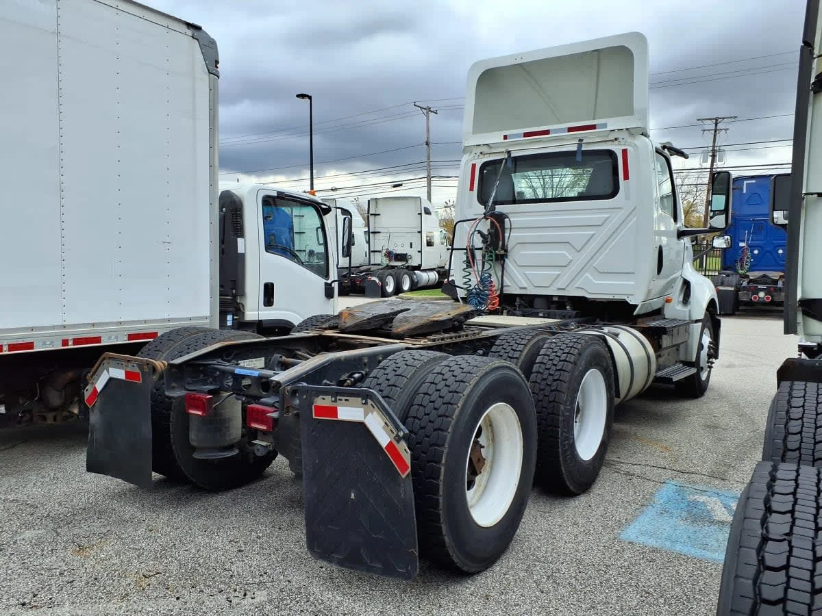 2019 International LT in Cleveland, OH — photo 4