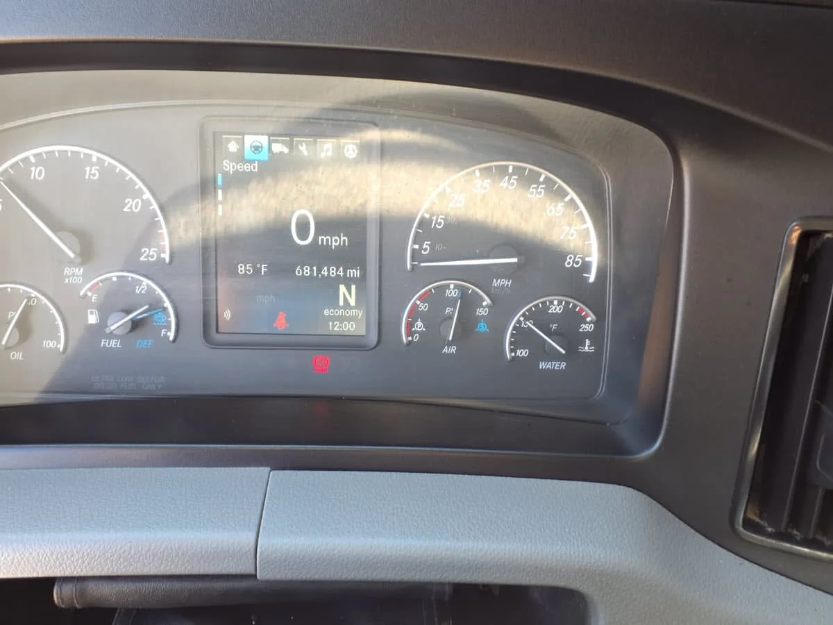2022 Freightliner Cascadia in Phoenix, AZ — photo 10