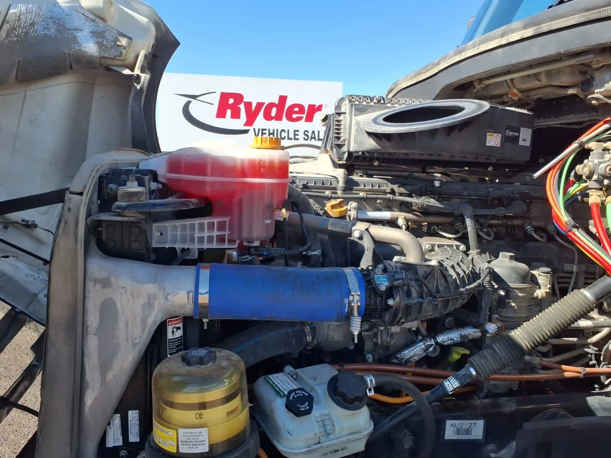 2022 Freightliner Cascadia in Phoenix, AZ — photo 9