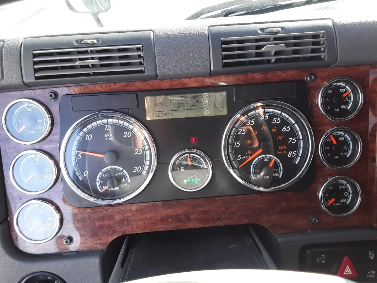 2020 Freightliner Cascadia in Allentown, PA — photo 10