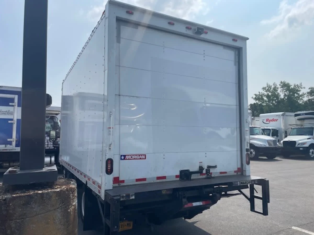 2020 Isuzu NPR - image 6