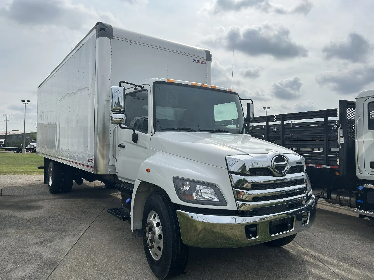 2025 Hino in Sterling Heights, MI — photo 3