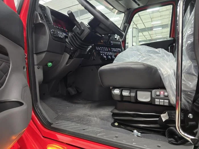 2026 International LT - image 8