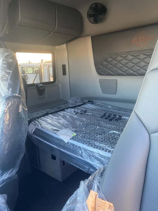 2026 International LT - image 11