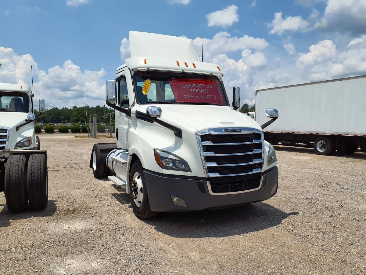 2021 Freightliner Cascadia in Birmingham, AL — photo 3