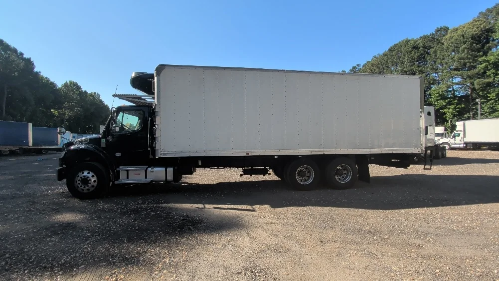 2021 Freightliner eM2 in Suwanee, GA — photo 4