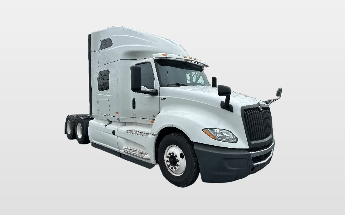 2020 International LT - image 1