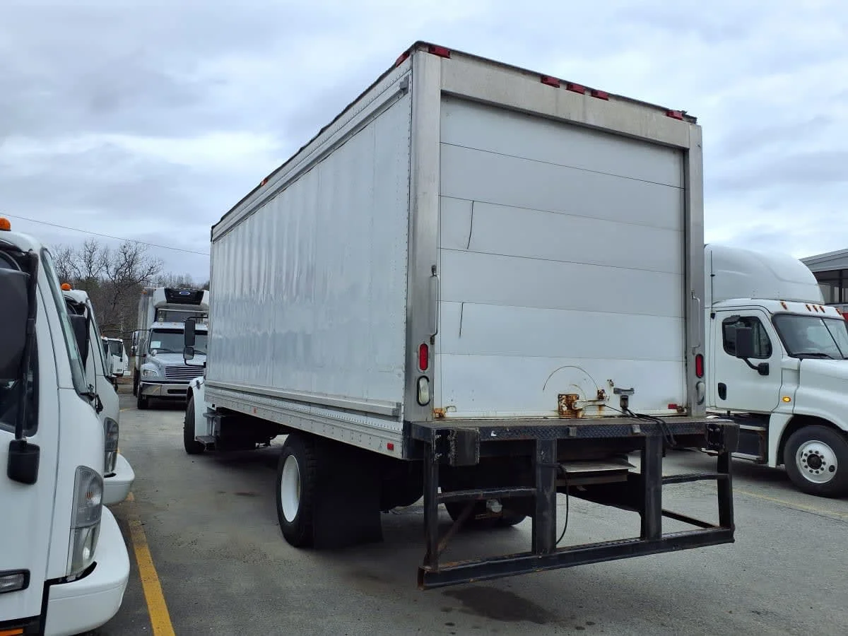 2013 Freightliner M2 106 - image 6