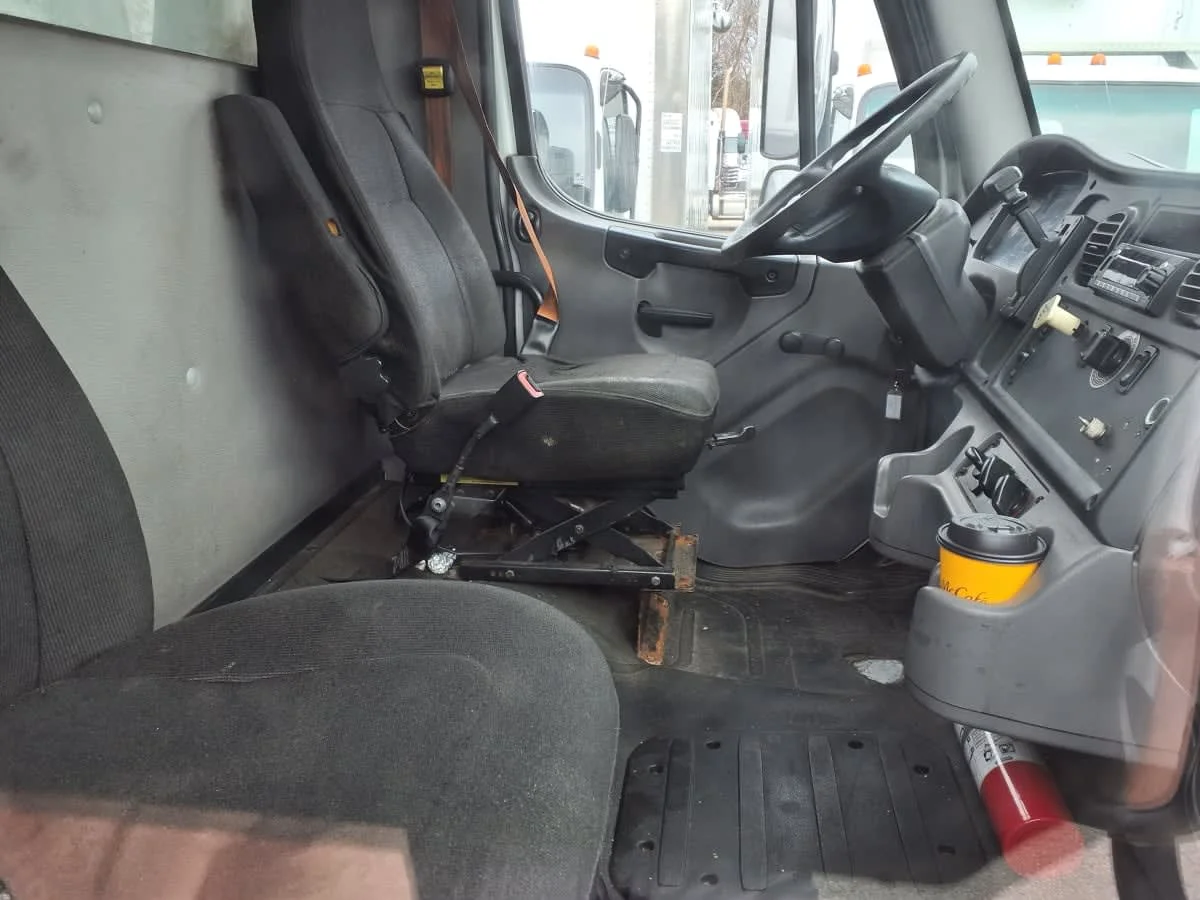 2013 Freightliner M2 106 - image 8