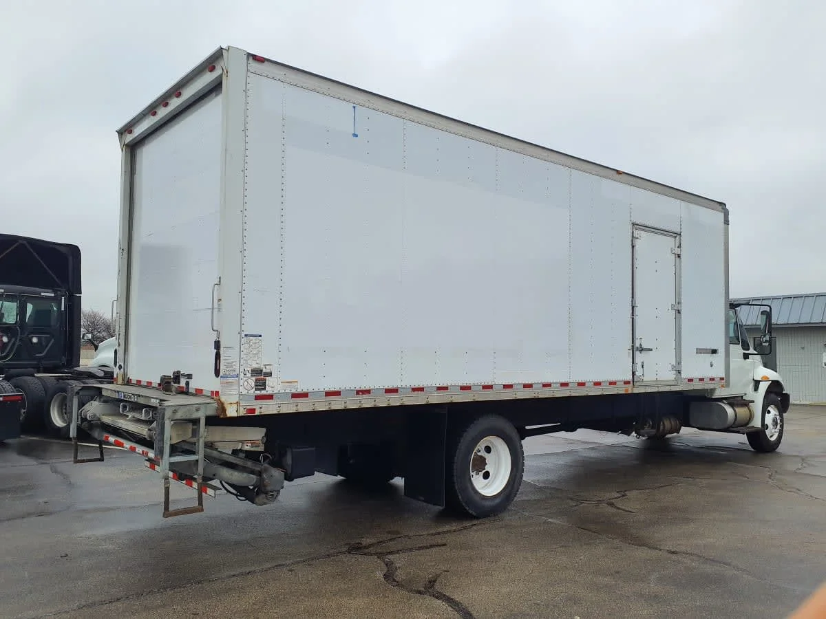 2018 International 4300 in Oak Creek, WI — photo 4