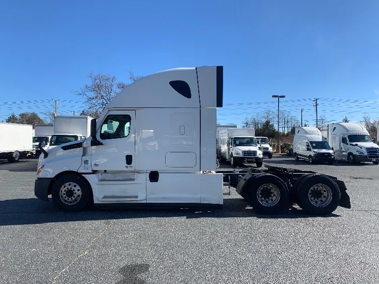 2022 Freightliner in Concord, NC — photo 4
