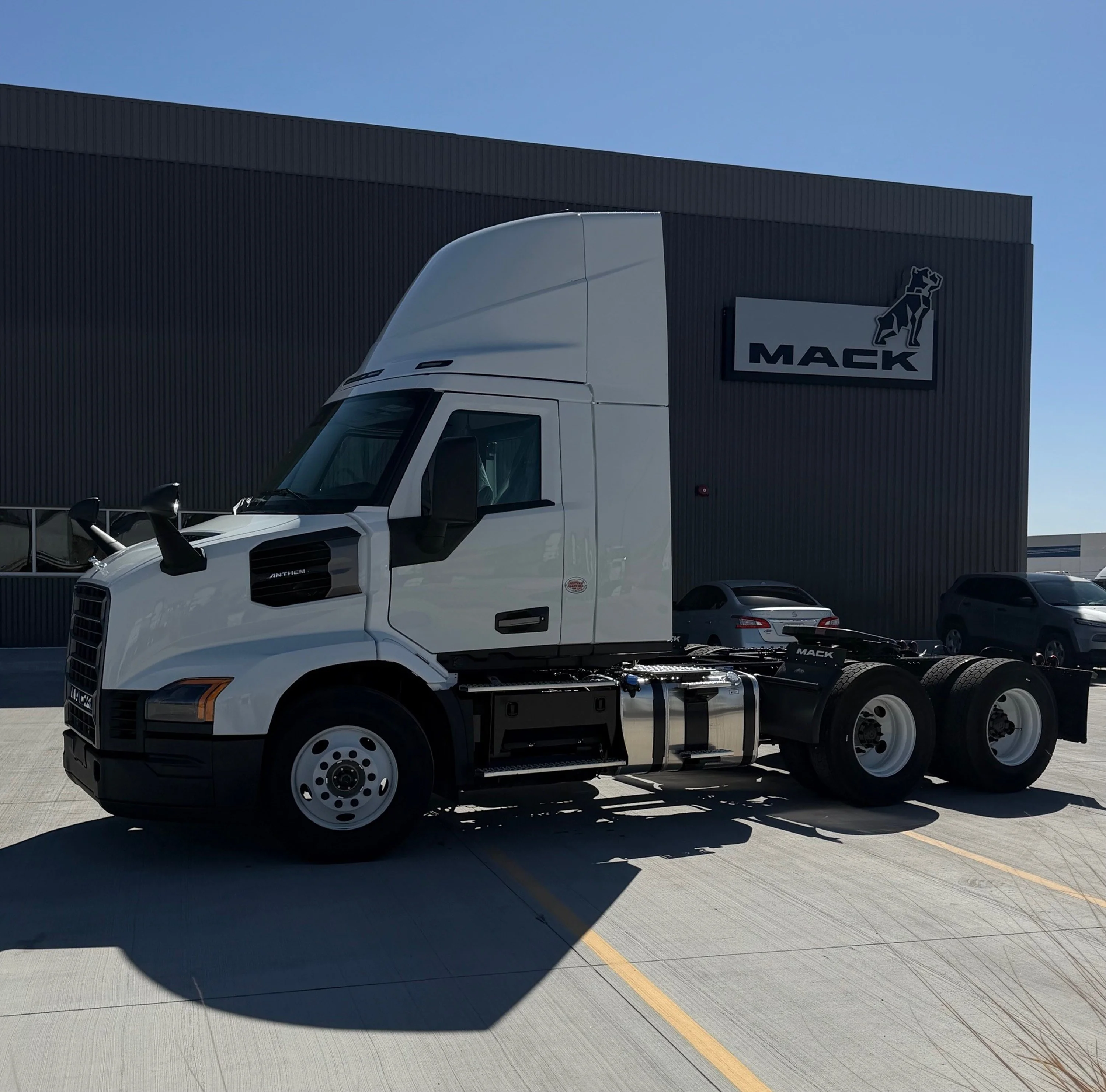 2027 Mack Anthem in El Paso, TX — photo 5