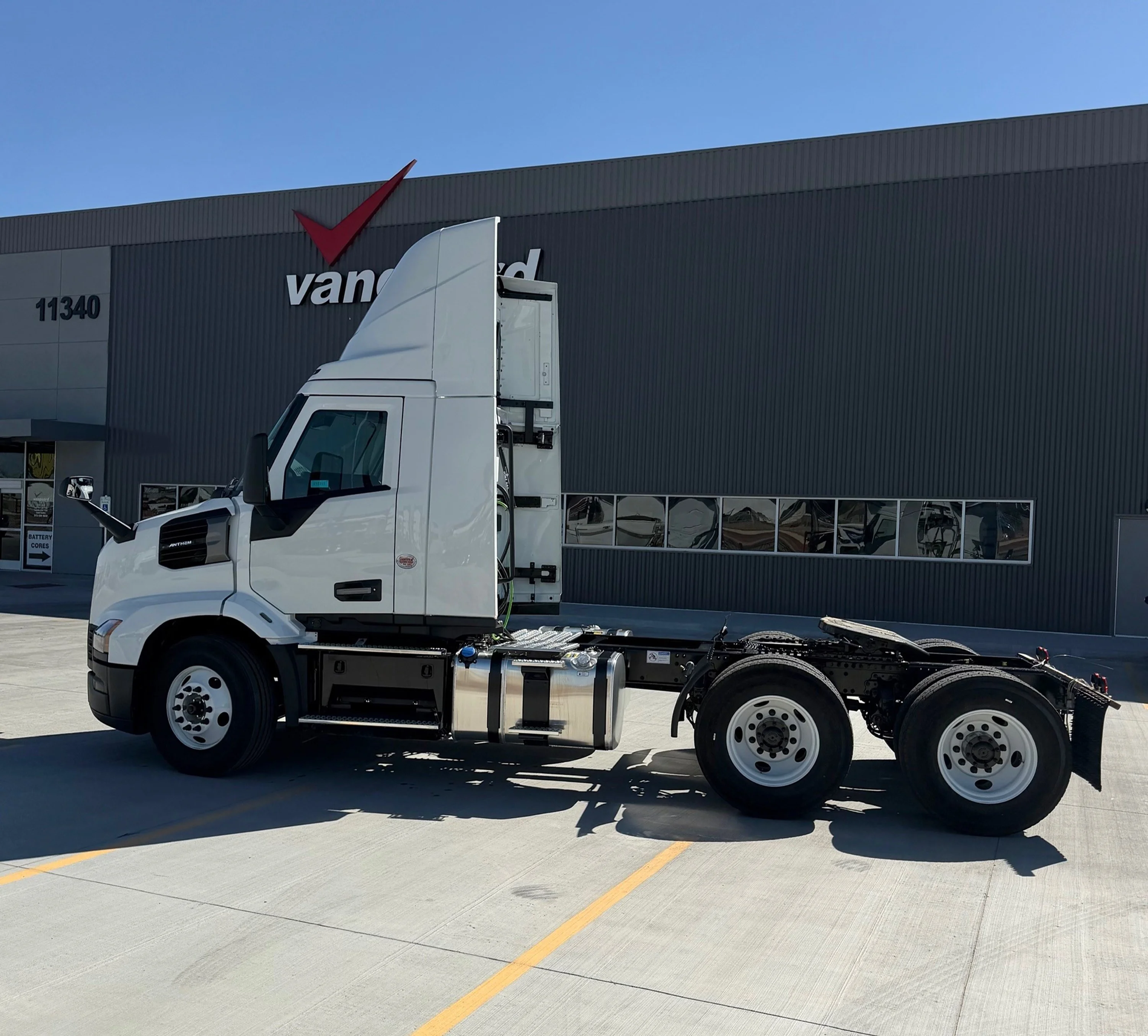 2027 Mack Anthem in El Paso, TX — photo 2