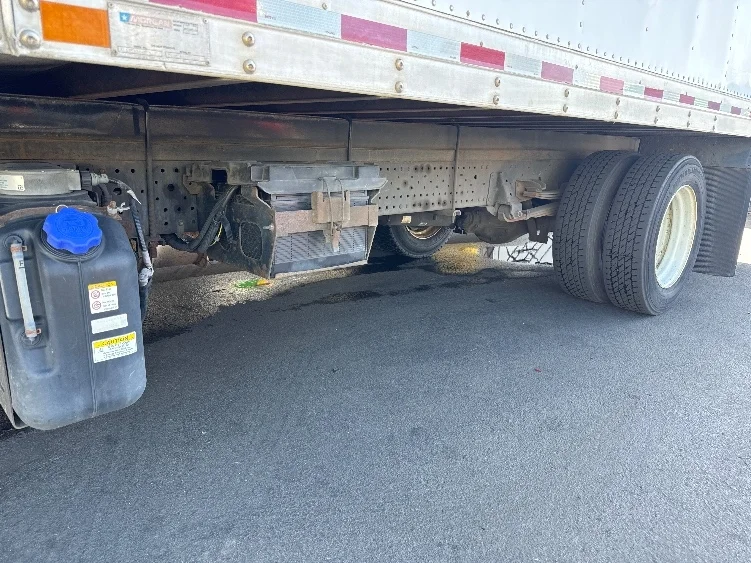 2017 Isuzu NQR - image 5