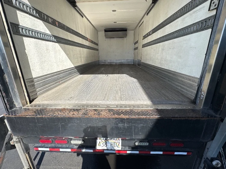 2017 Isuzu NQR - image 10