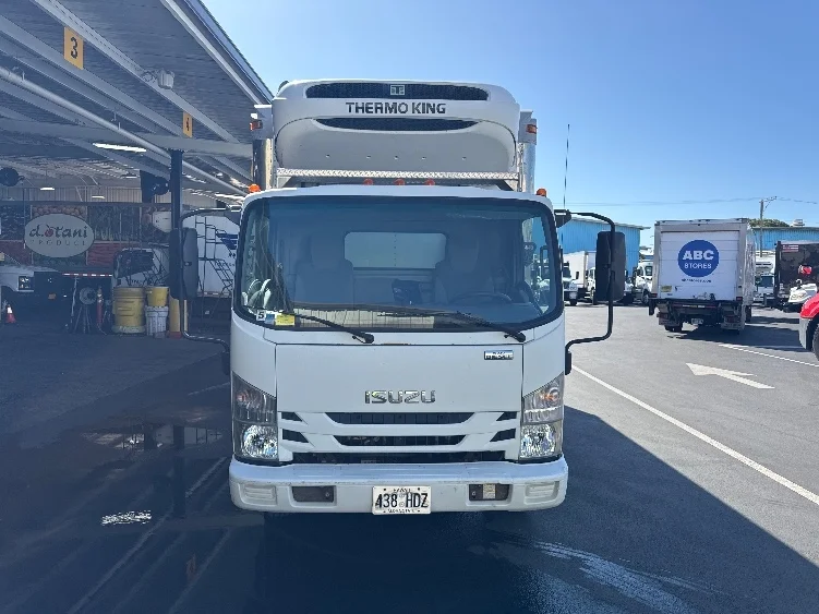 2017 Isuzu NQR - image 2