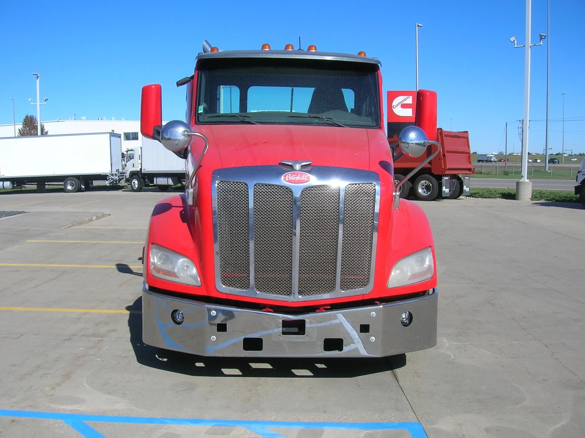 2014 Peterbilt 579 - image 2
