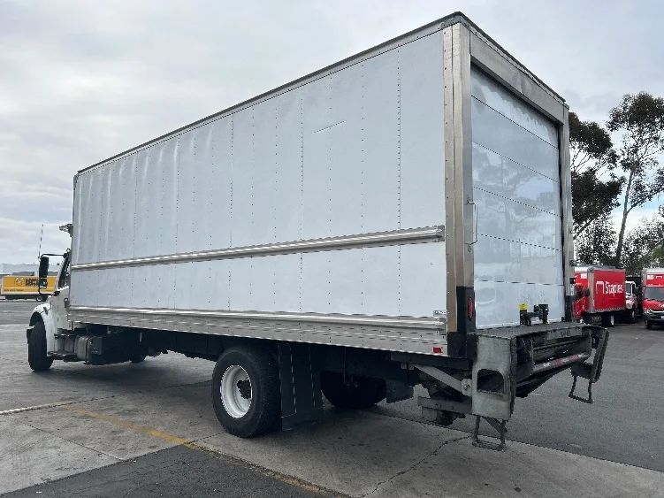 2018 Freightliner M2 106 - image 6