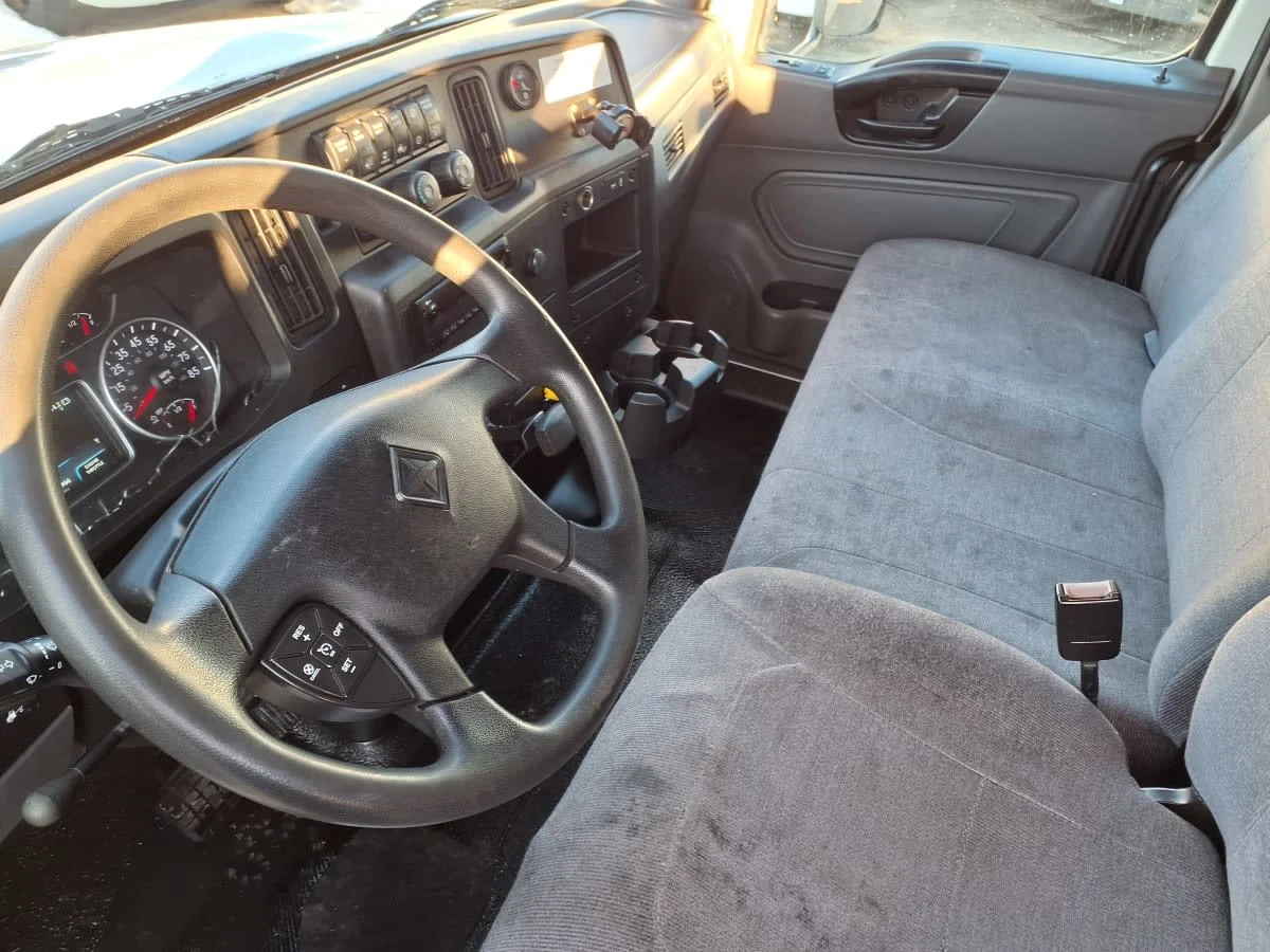 2019 International MV - image 7