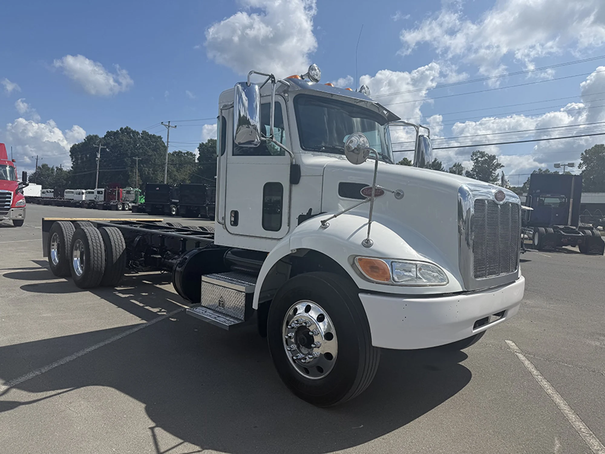 2016 Peterbilt 348 in Weyers Cave, VA — photo 2