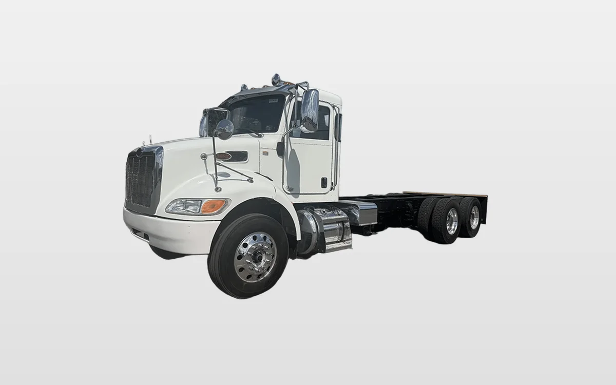 2016 Peterbilt - image 1