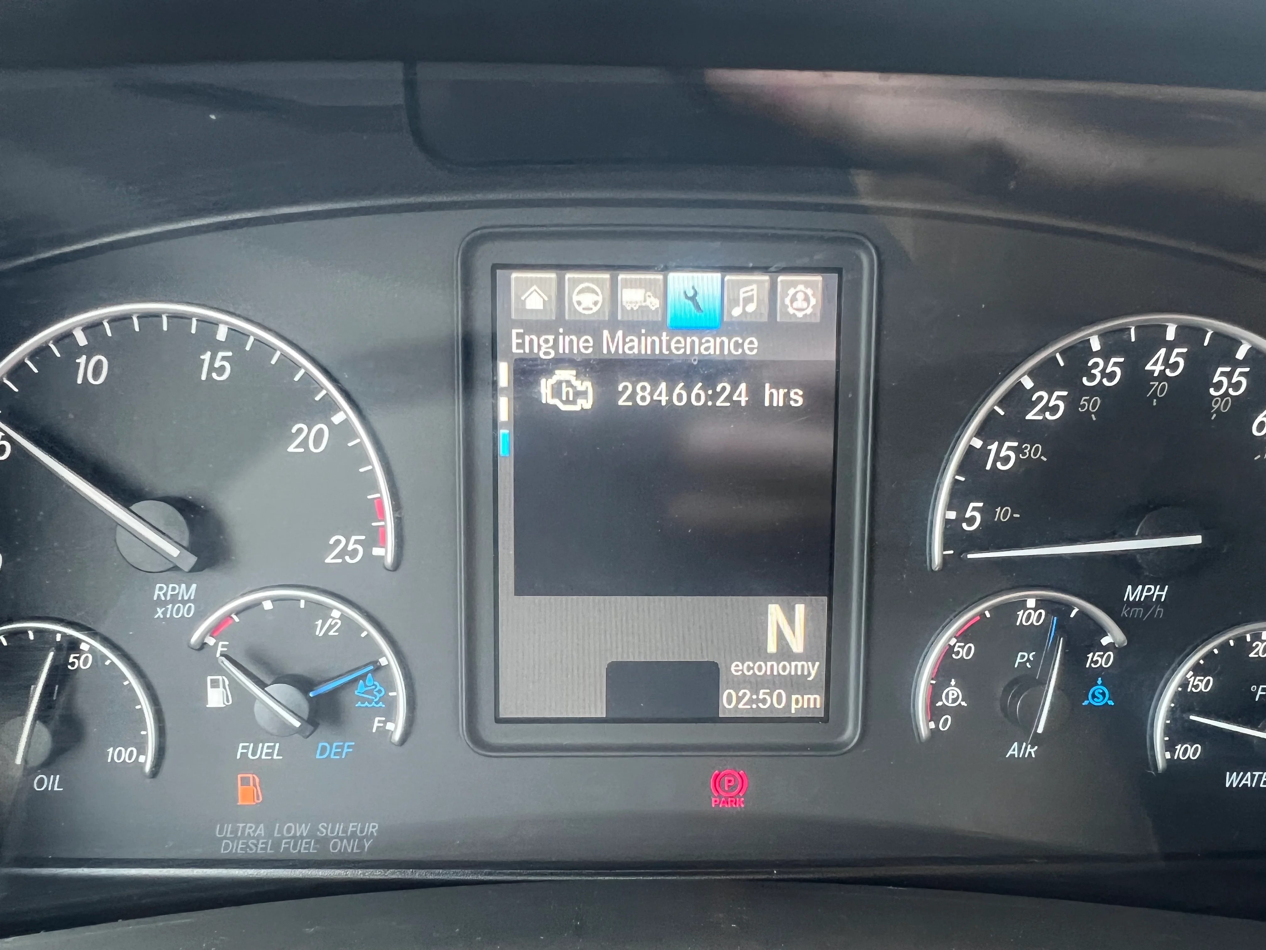 2020 Freightliner Cascadia in Nashville Isuzu, TN — photo 8