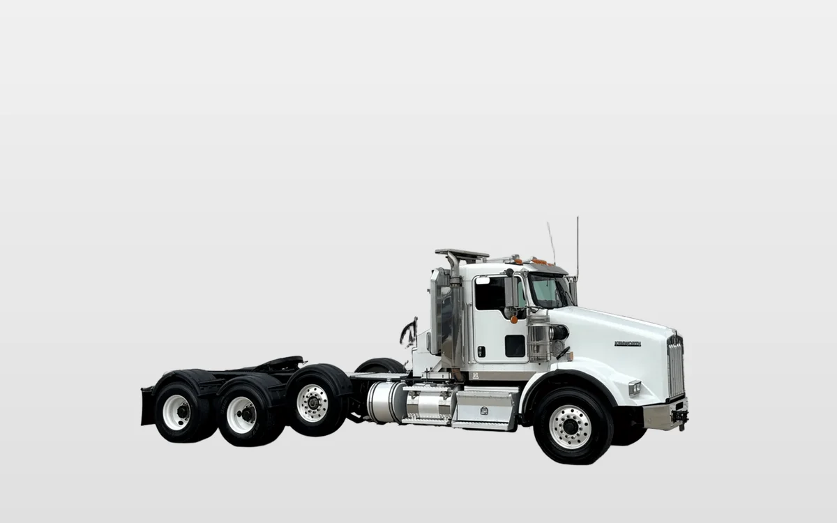 2017 Kenworth T800 - image 1