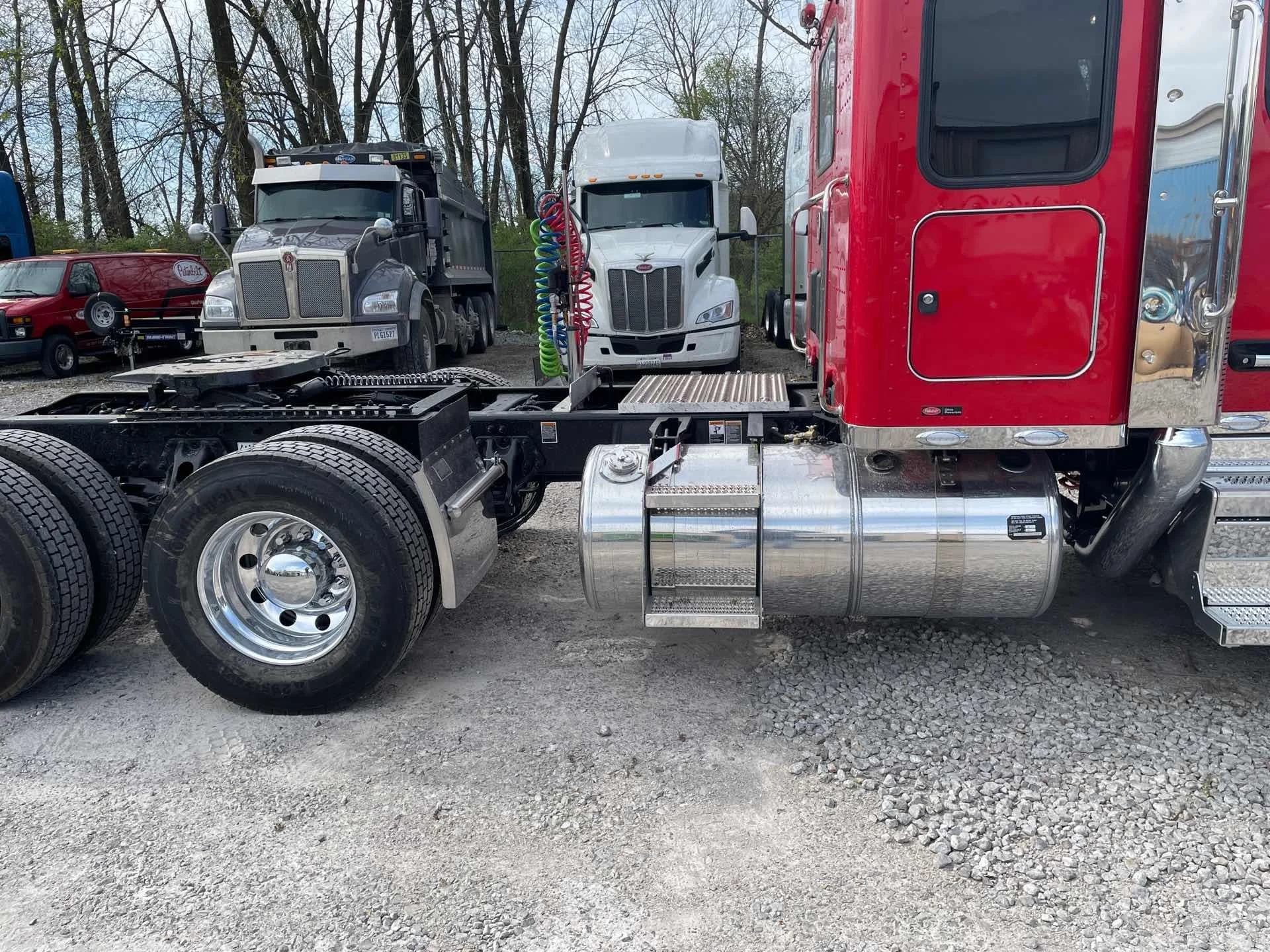 2027 Peterbilt 589 in Grove City, OH — photo 4