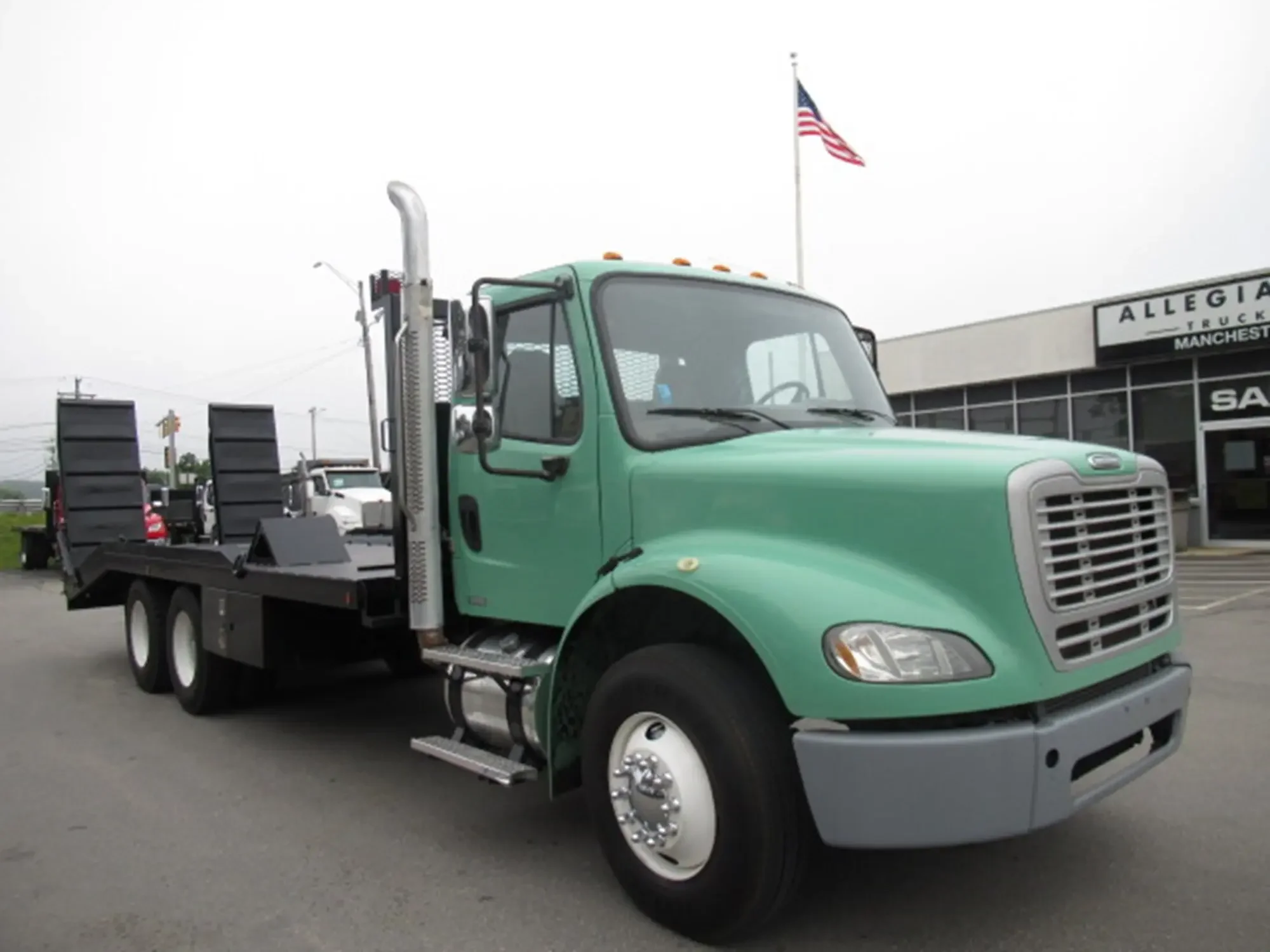 2009 Freightliner M2 106 in Manchester, NH — photo 3