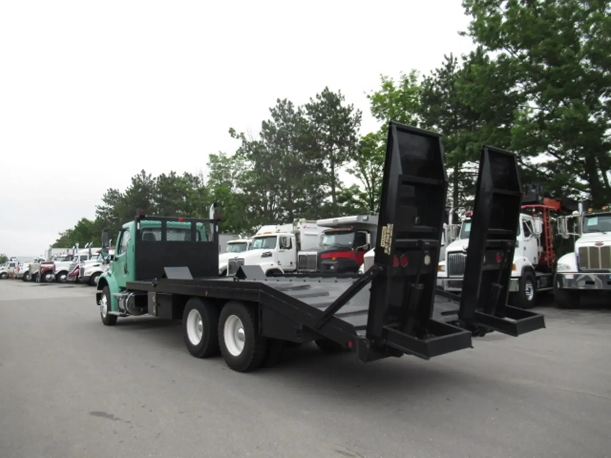 2009 Freightliner M2 106 in Manchester, NH — photo 7