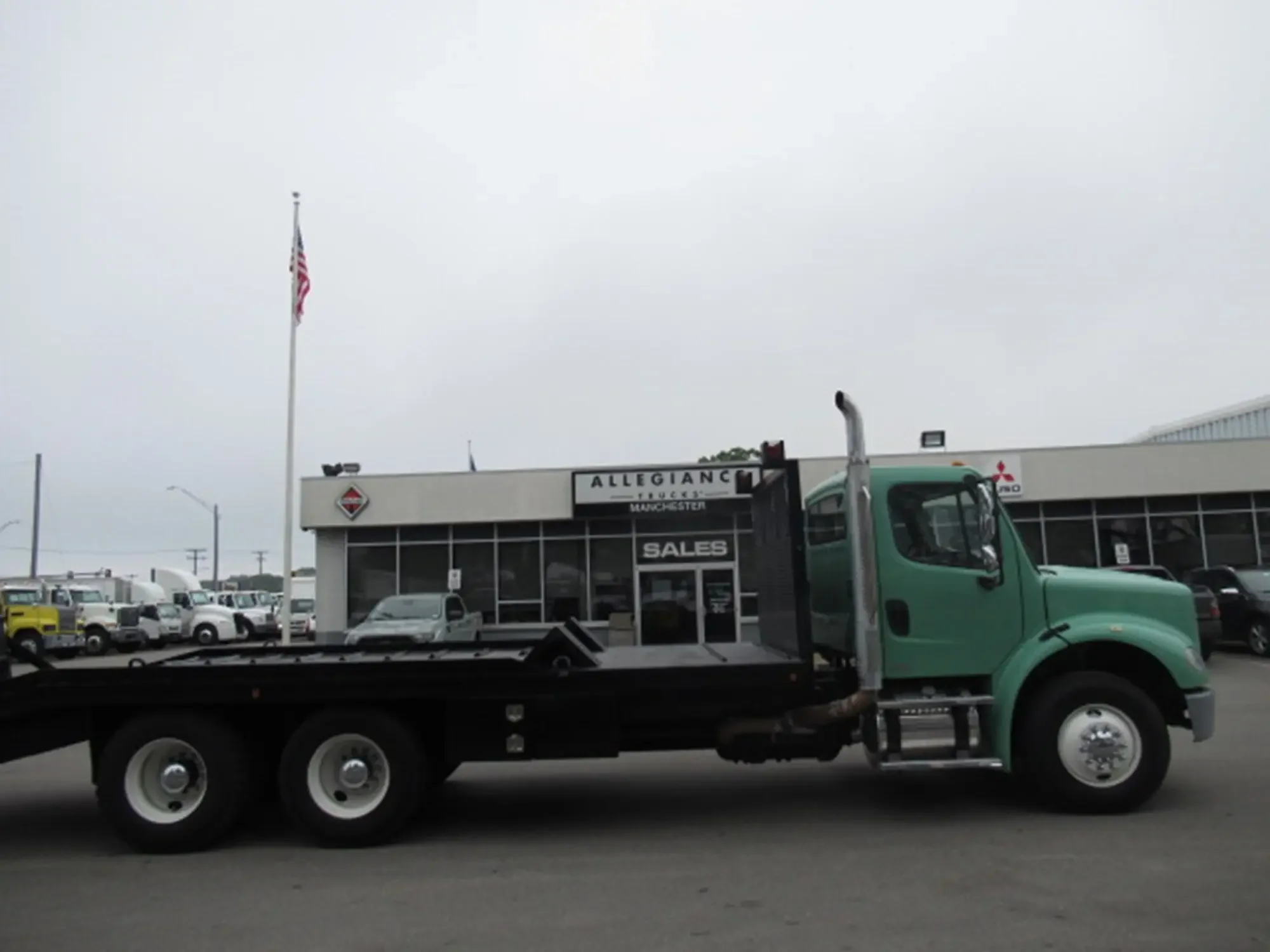 2009 Freightliner M2 106 in Manchester, NH — photo 4