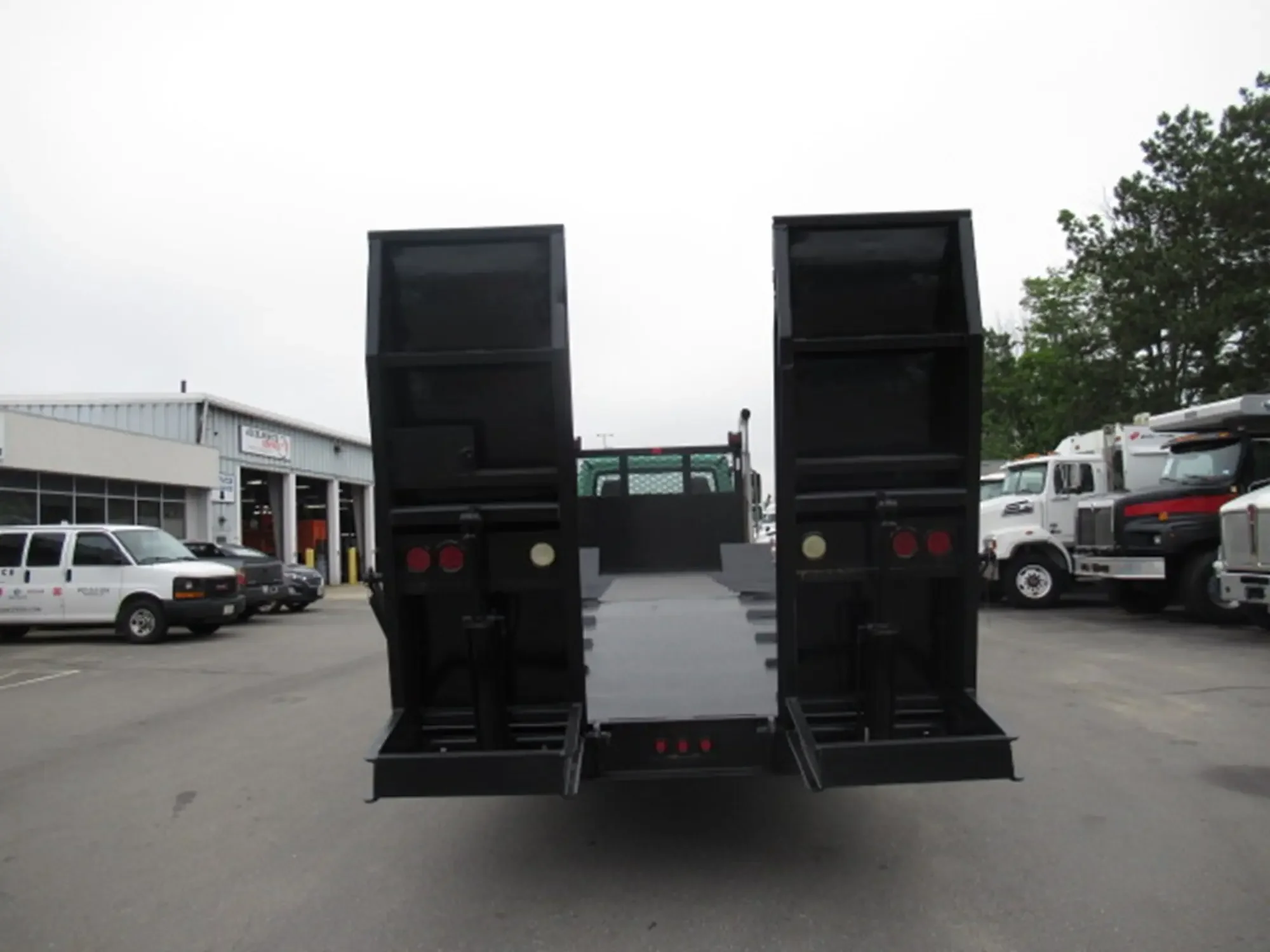 2009 Freightliner M2 106 in Manchester, NH — photo 6