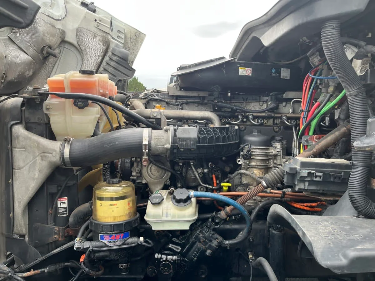 2018 Freightliner Cascadia - image 8