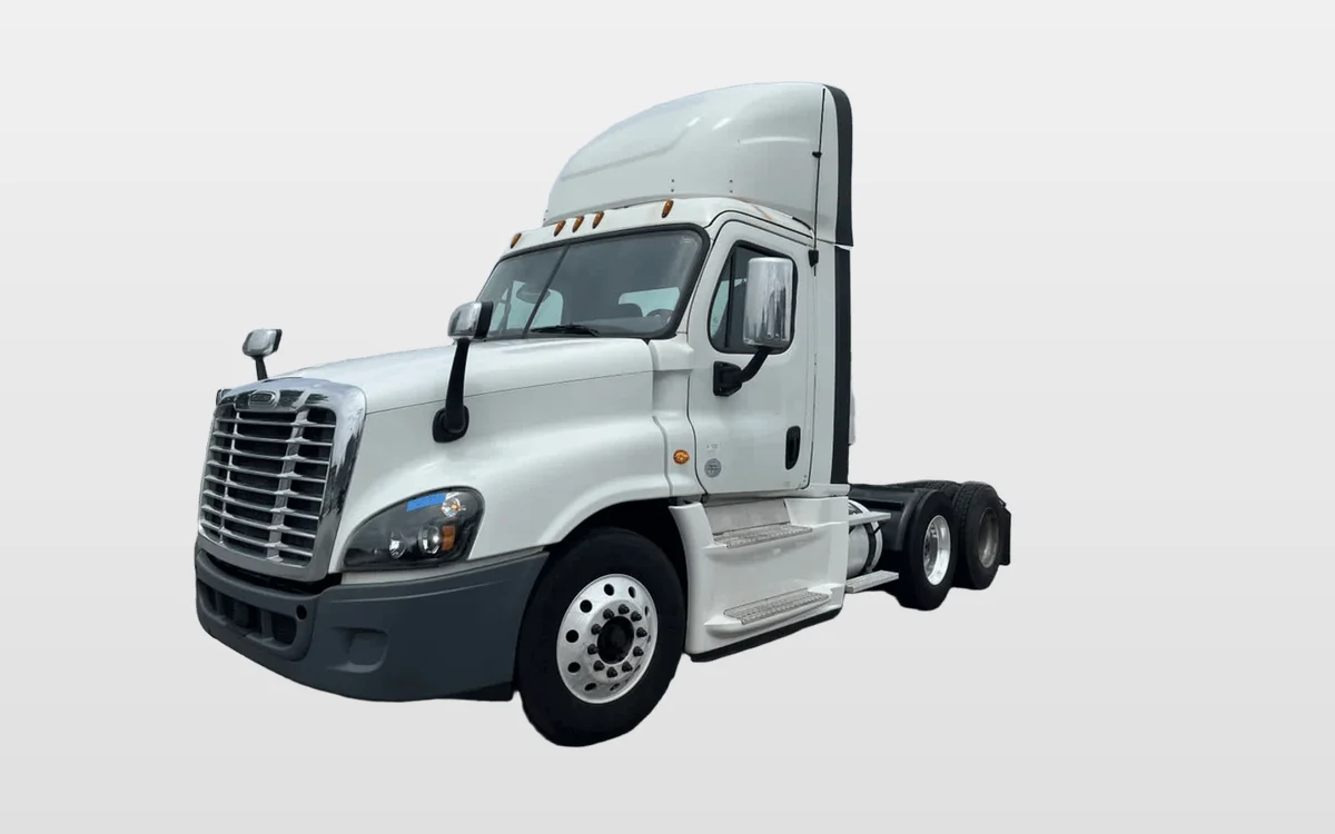 2018 Freightliner Cascadia - image 1