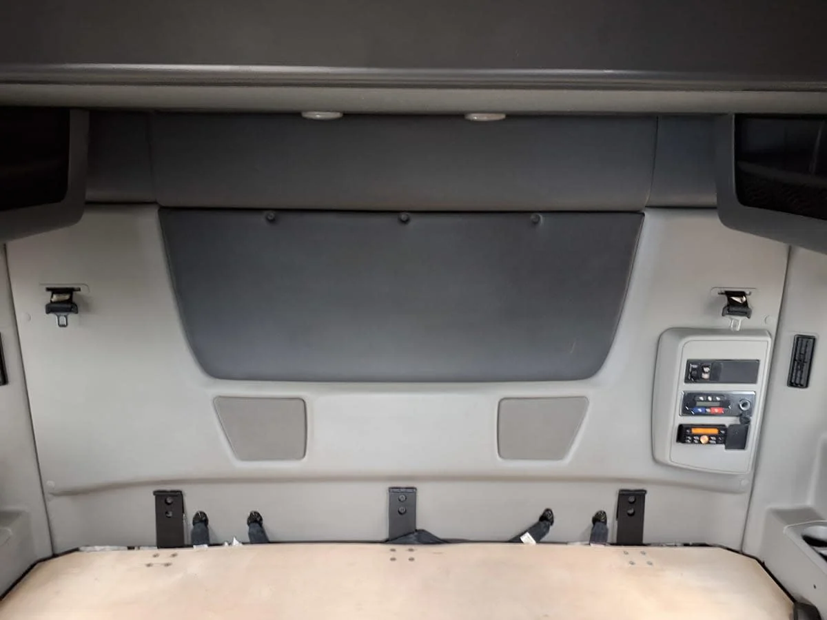 2019 International LT in Dallas, TX — photo 8
