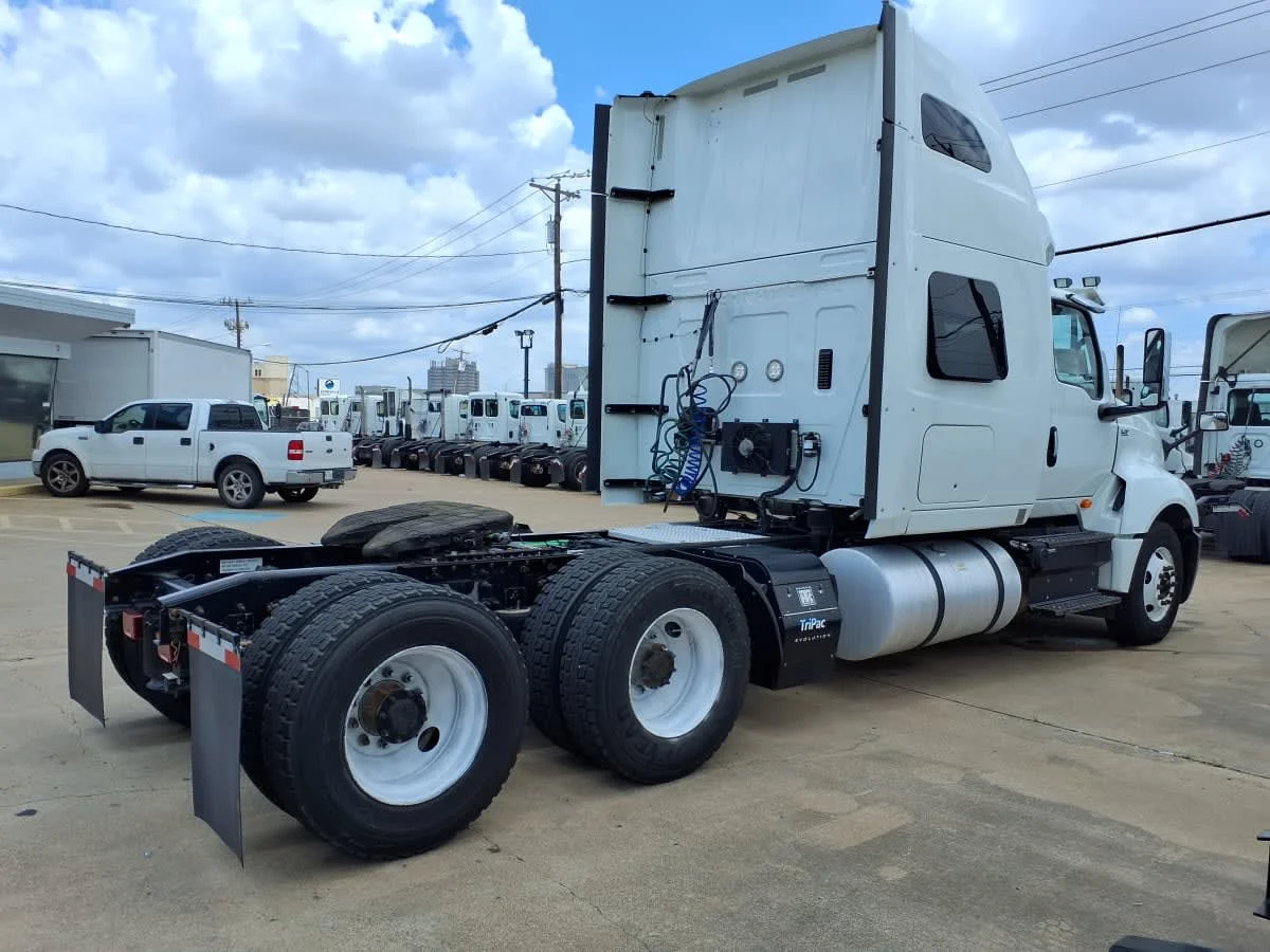 2019 International LT in Dallas, TX — photo 4