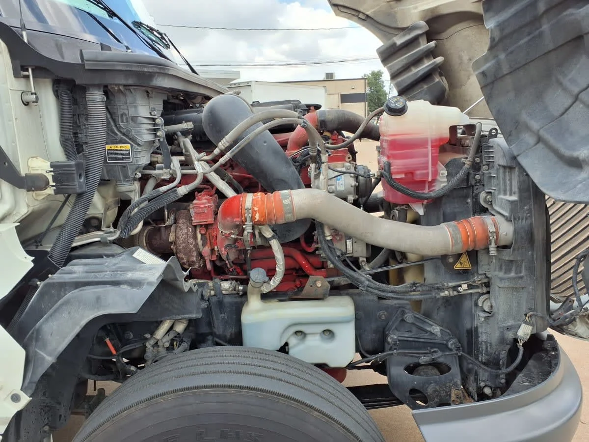 2019 International LT in Dallas, TX — photo 10