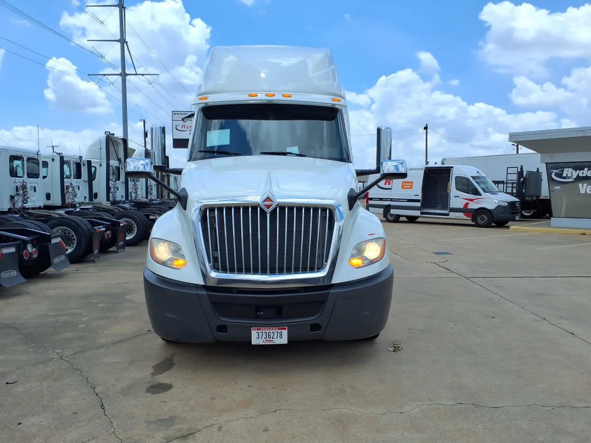 2019 International LT in Dallas, TX — photo 2