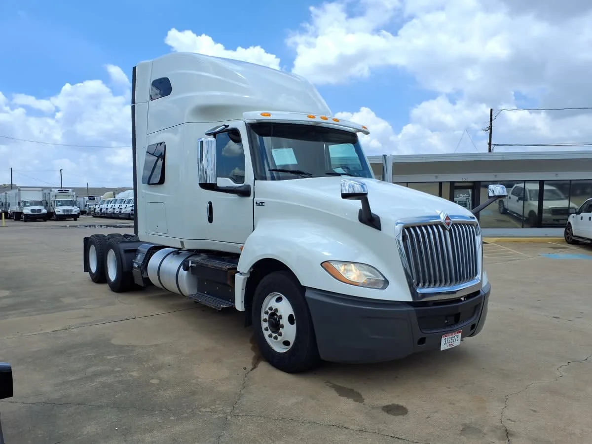 2019 International LT in Dallas, TX — photo 3