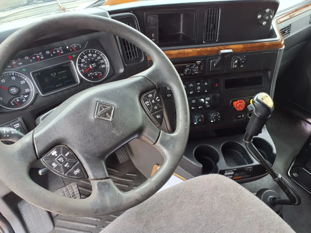2019 International LT in Dallas, TX — photo 7
