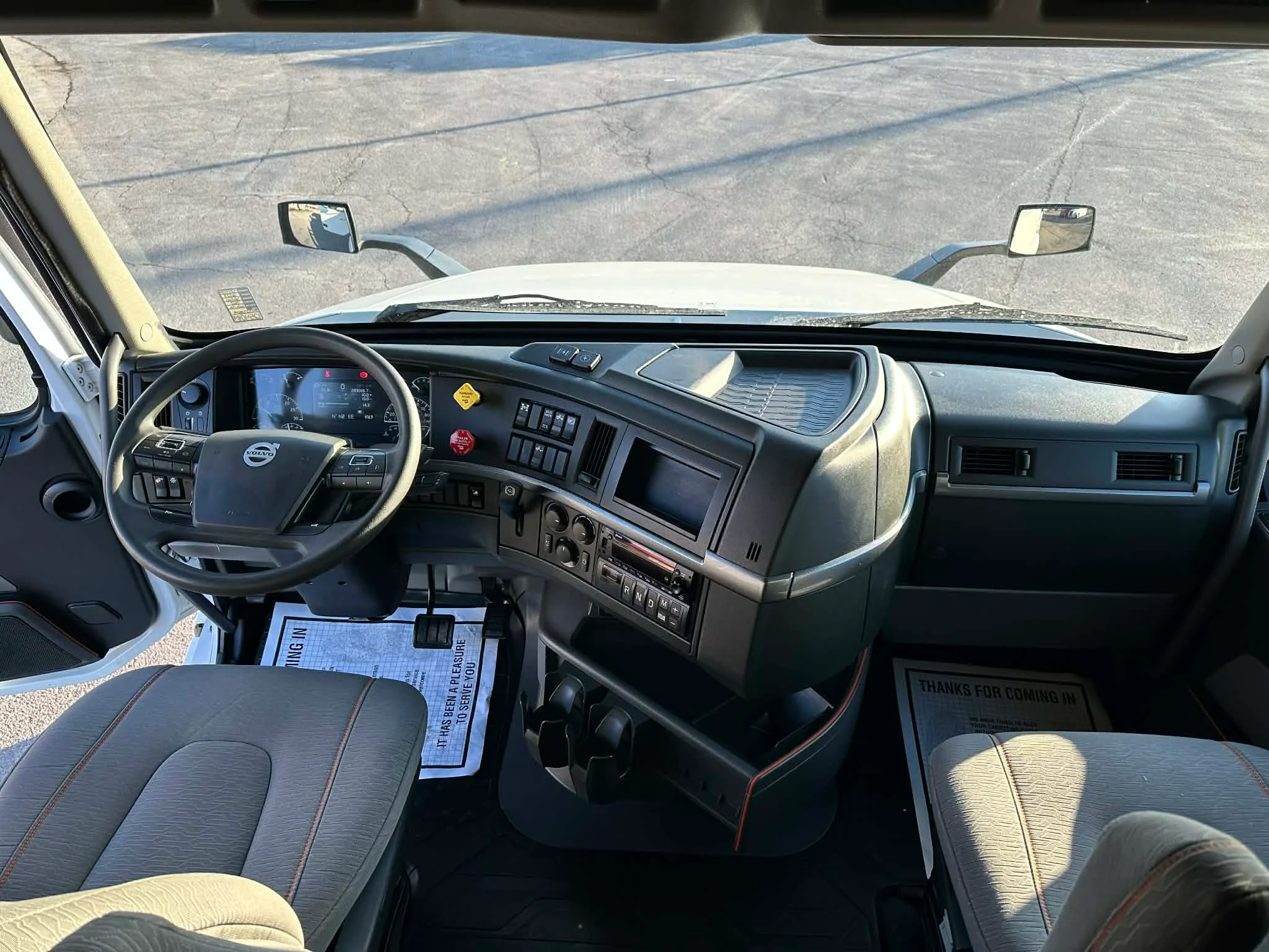 2023 Volvo VNL 760 - image 10