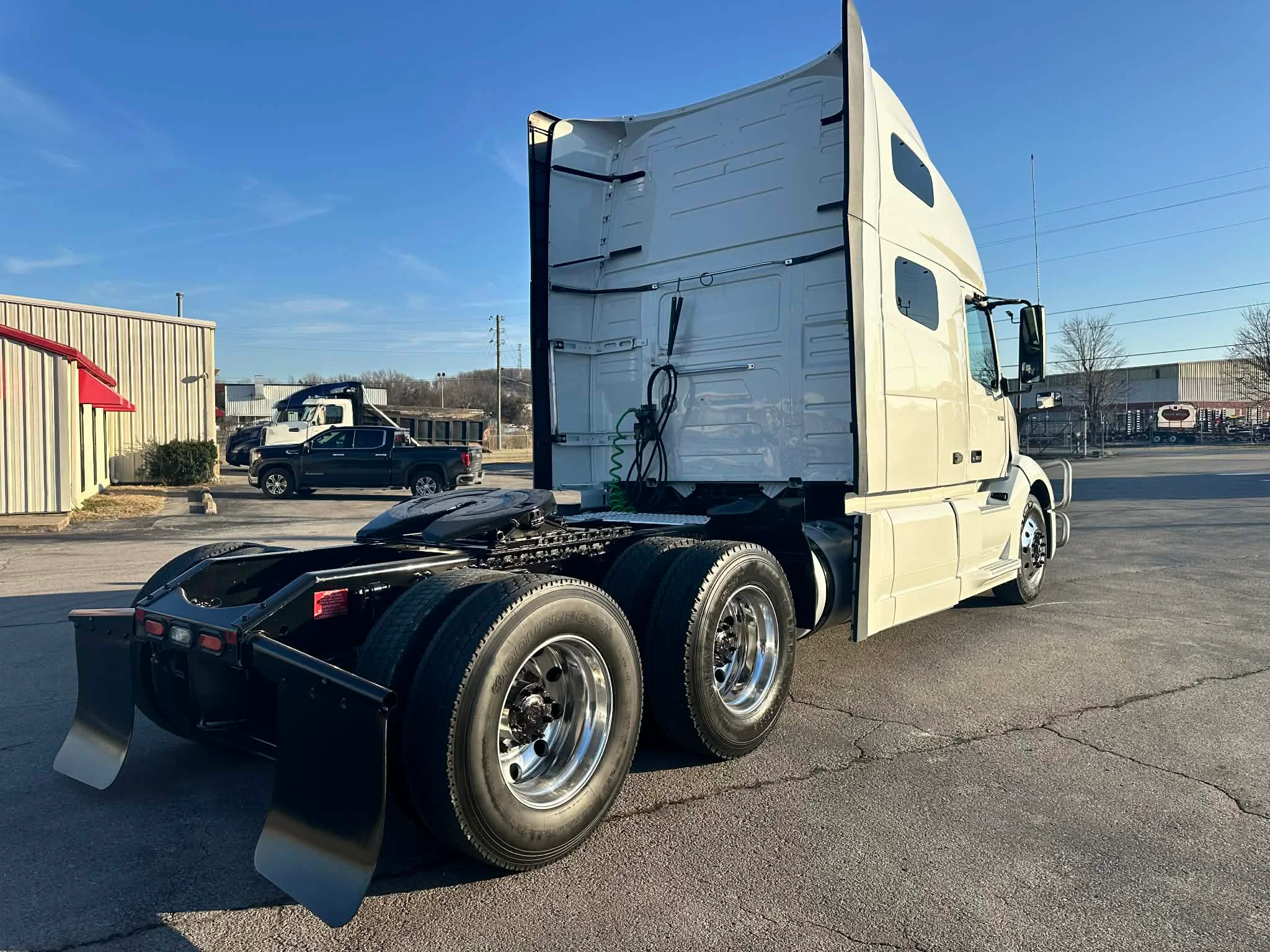 2023 Volvo VNL 760 - image 5