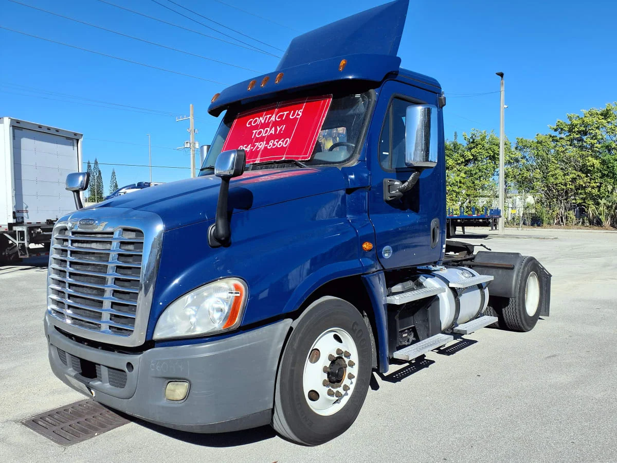 2019 Freightliner Cascadia in Davie, FL