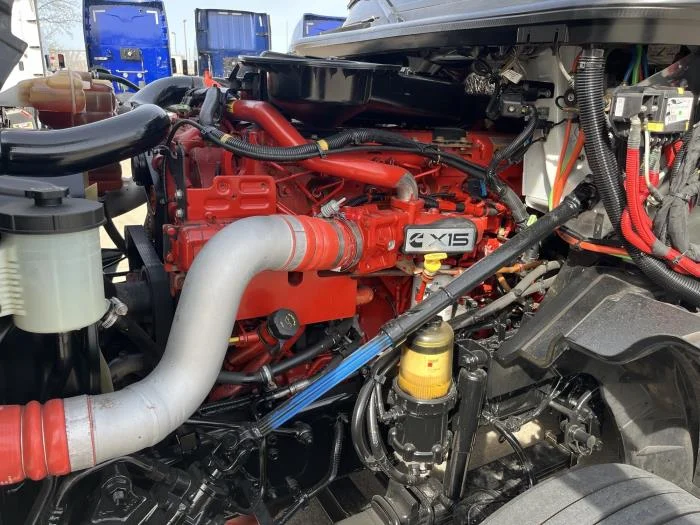 2023 International LT - image 8