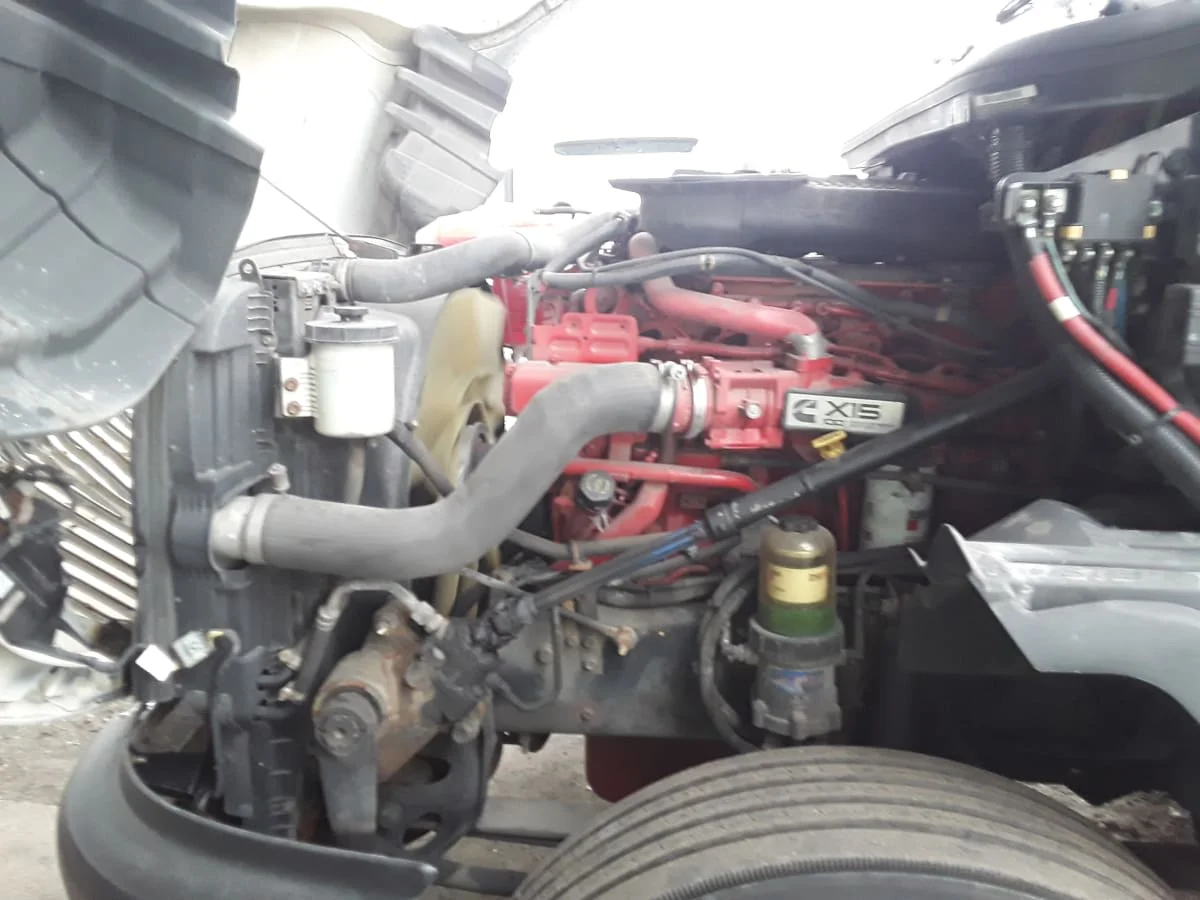 2020 International LT - image 14